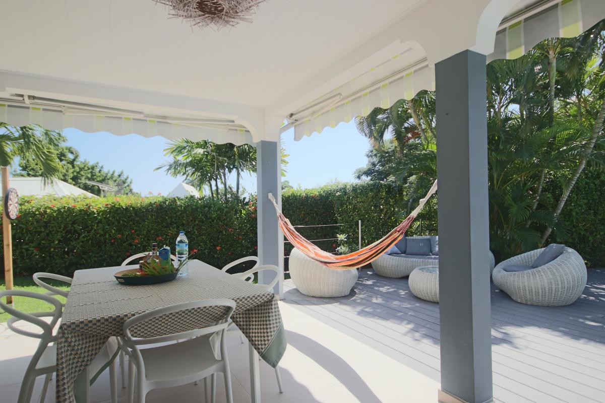 10 Location villa piscine le diamant Martinique_la terrasse